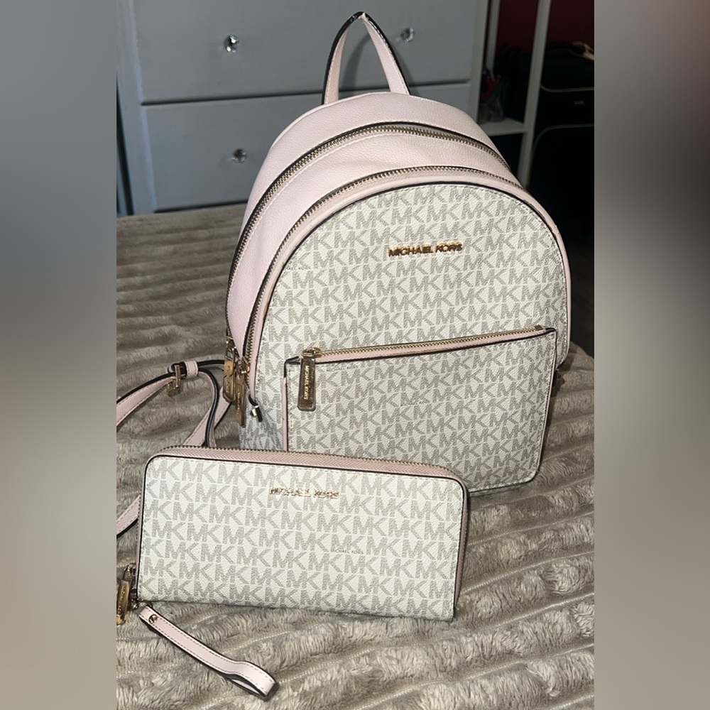 Michael Kors Backpack + Wallet set